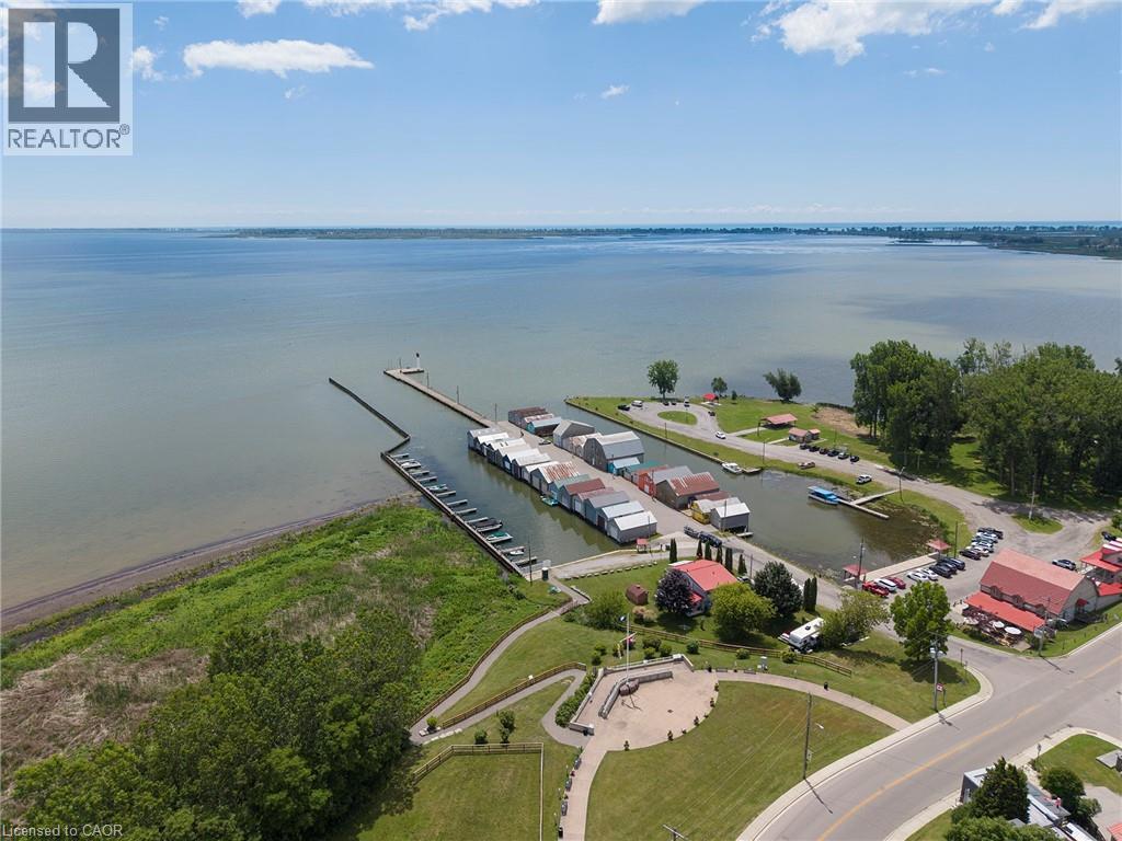












1045 BAY Street

,
Port Rowan,




Ontario
N0E1M0

