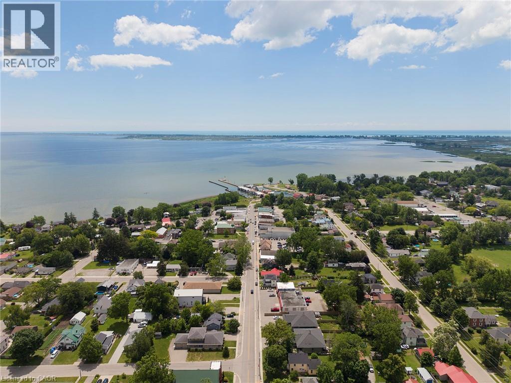 












1045 BAY Street

,
Port Rowan,




Ontario
N0E1M0

