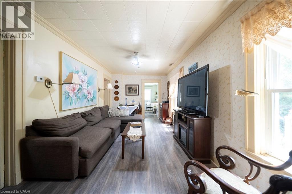 












1045 BAY Street

,
Port Rowan,




Ontario
N0E1M0

