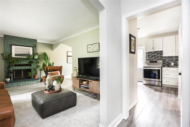 









378


Woodlawn

ST,
Winnipeg,




MB
R3J 2J1


