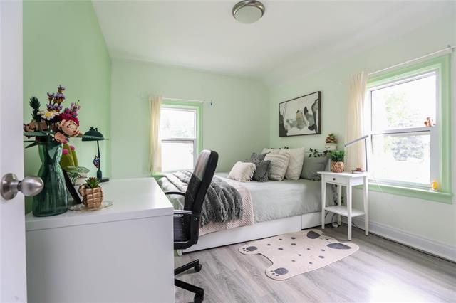 









378


Woodlawn

ST,
Winnipeg,




MB
R3J 2J1

