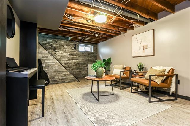 









378


Woodlawn

ST,
Winnipeg,




MB
R3J 2J1

