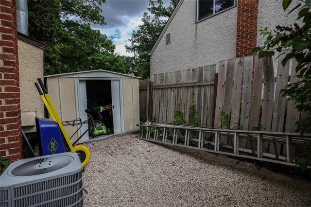 









378


Woodlawn

ST,
Winnipeg,




MB
R3J 2J1

