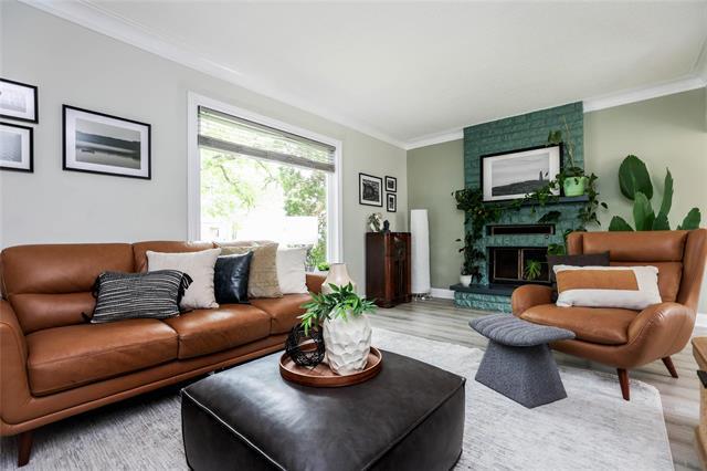 









378


Woodlawn

ST,
Winnipeg,




MB
R3J 2J1

