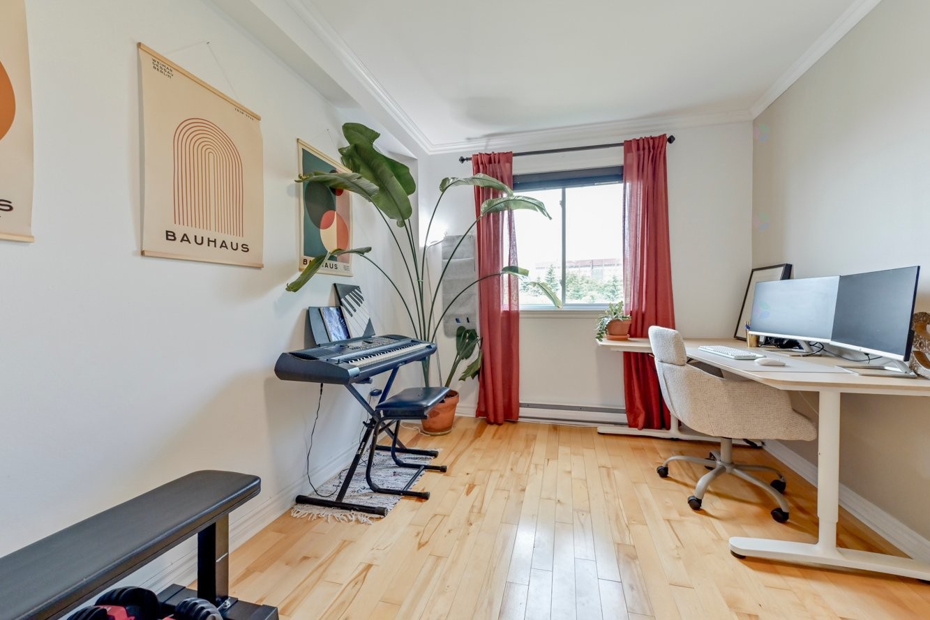 









2640


Boul. Béliveau

, 408,
Longueuil (Le Vieux-Longueuil),




QC
J4M1X9

