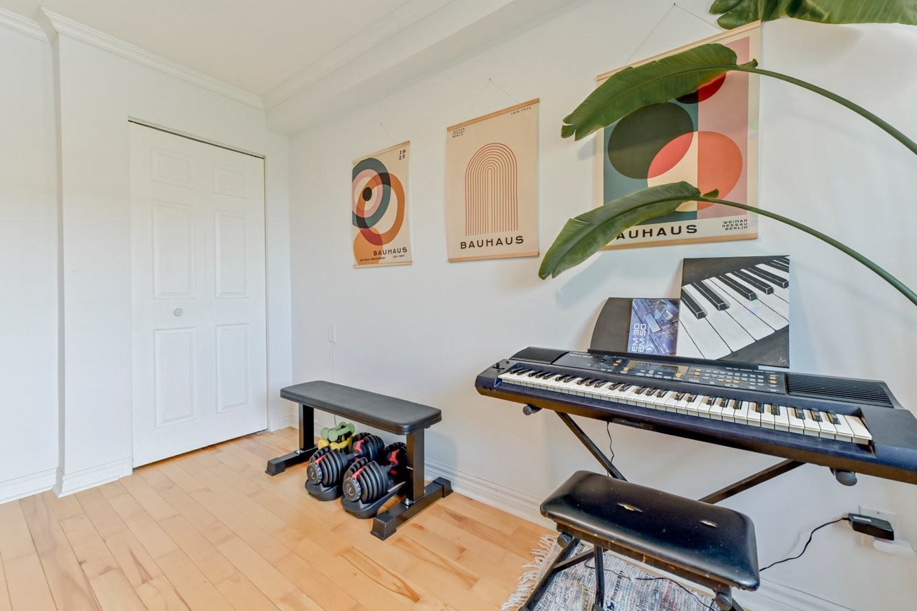 









2640


Boul. Béliveau

, 408,
Longueuil (Le Vieux-Longueuil),




QC
J4M1X9

