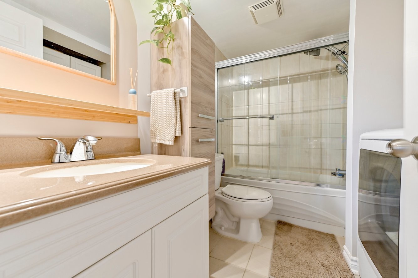 









2640


Boul. Béliveau

, 408,
Longueuil (Le Vieux-Longueuil),




QC
J4M1X9

