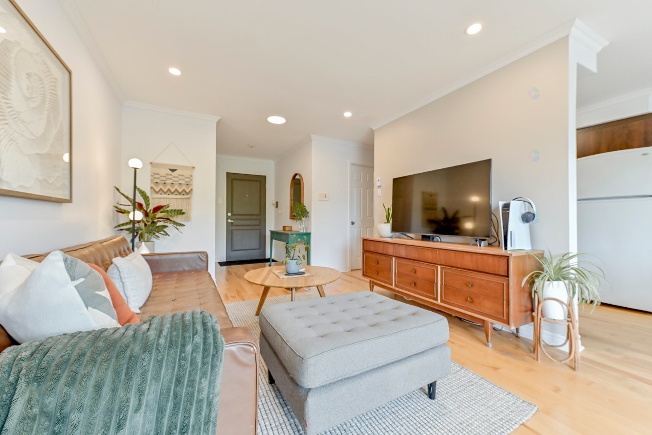 









2640


Boul. Béliveau

, 408,
Longueuil (Le Vieux-Longueuil),




QC
J4M1X9

