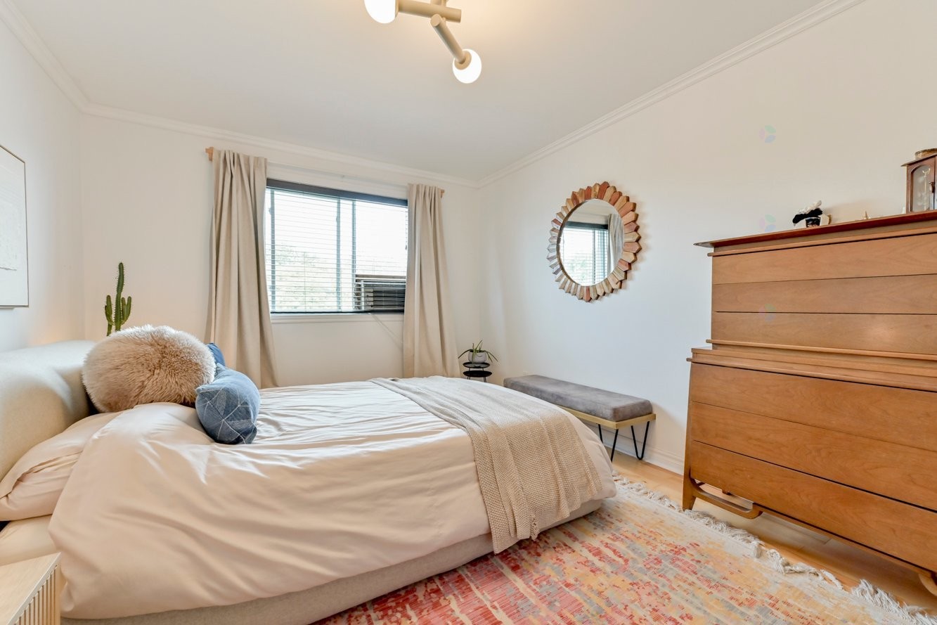 









2640


Boul. Béliveau

, 408,
Longueuil (Le Vieux-Longueuil),




QC
J4M1X9

