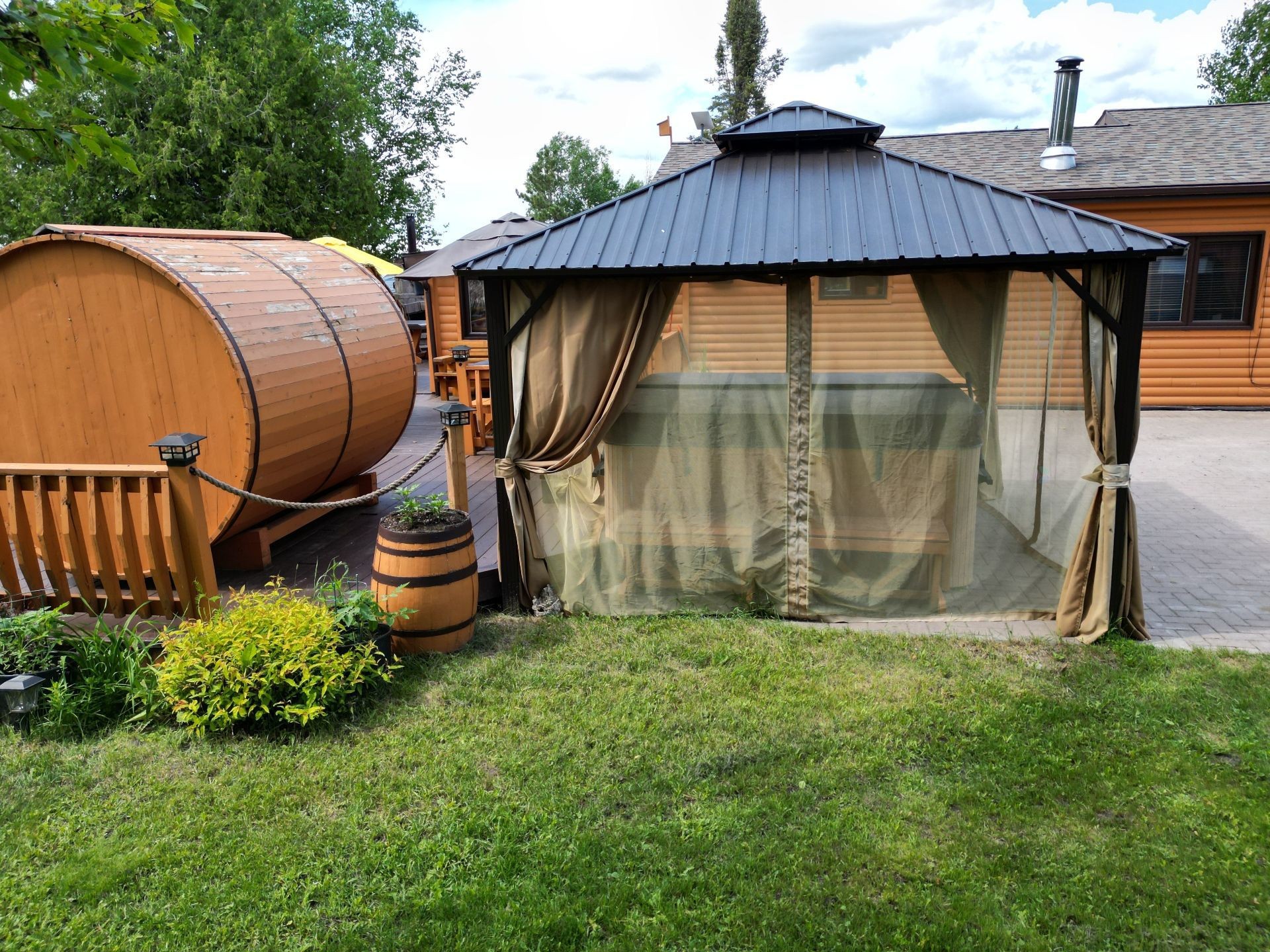 









713


Ch. du Pin-Rouge

,
Laverlochère-Angliers,




QC
J0Z1A0

