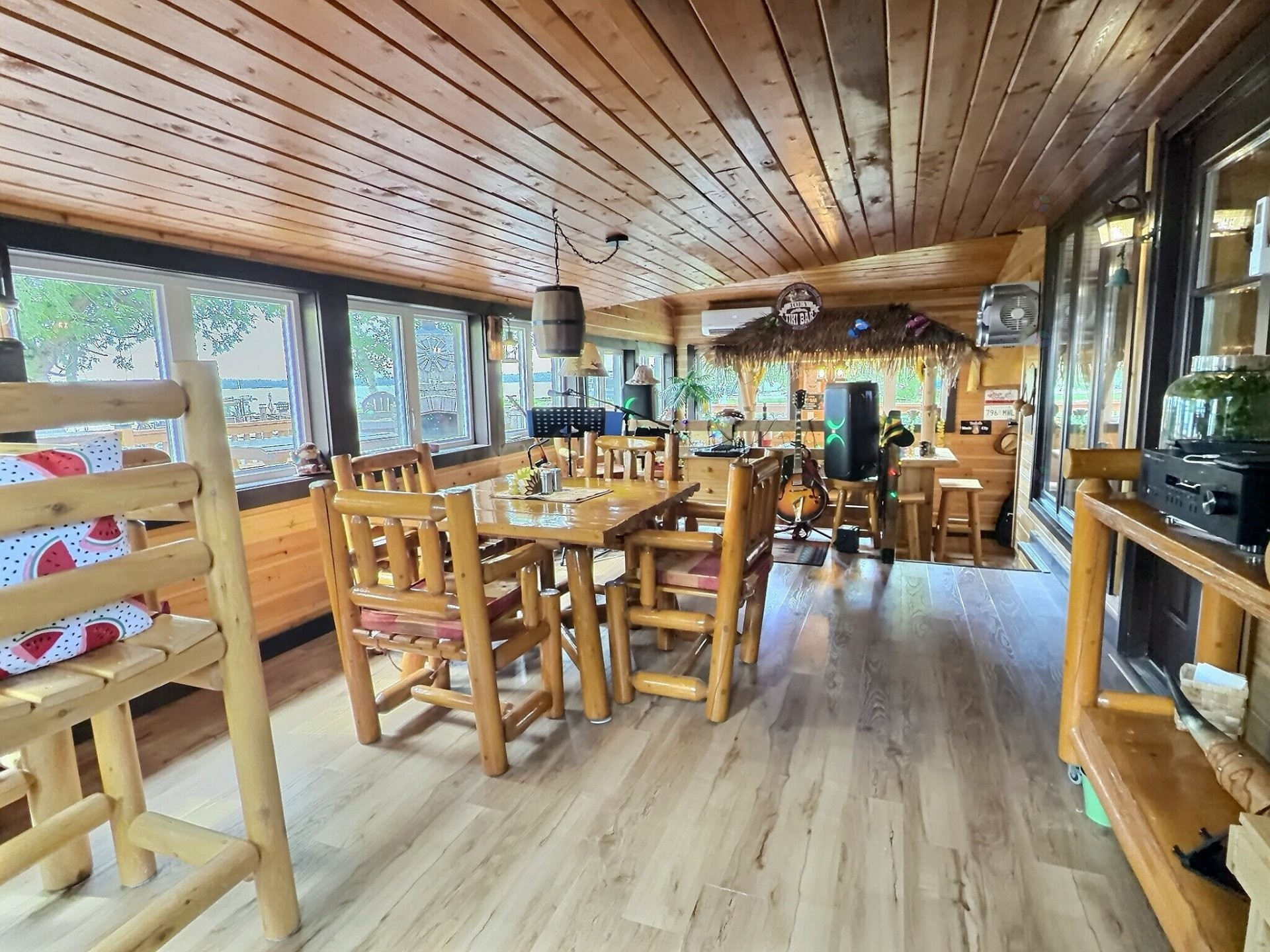 









713


Ch. du Pin-Rouge

,
Laverlochère-Angliers,




QC
J0Z1A0

