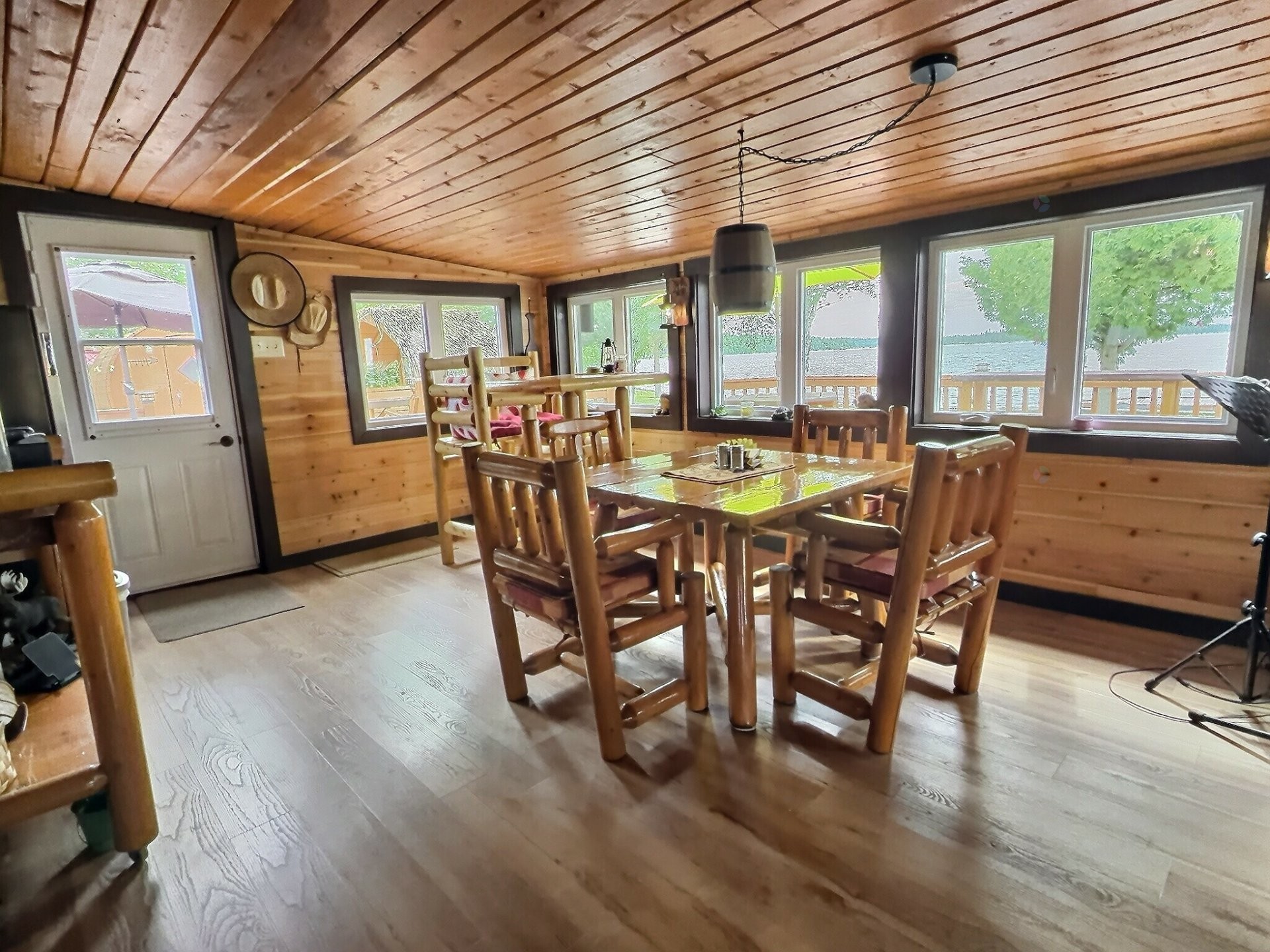 









713


Ch. du Pin-Rouge

,
Laverlochère-Angliers,




QC
J0Z1A0

