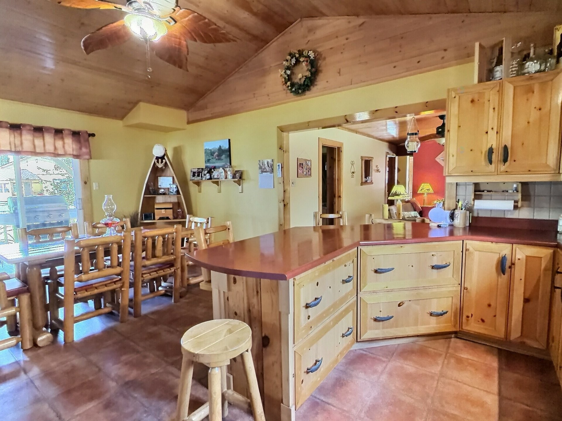 









713


Ch. du Pin-Rouge

,
Laverlochère-Angliers,




QC
J0Z1A0

