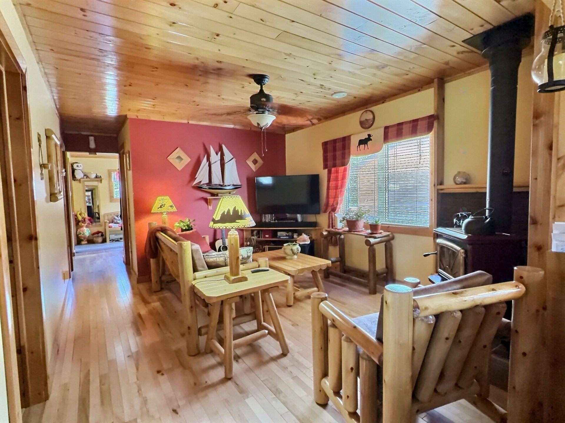 









713


Ch. du Pin-Rouge

,
Laverlochère-Angliers,




QC
J0Z1A0

