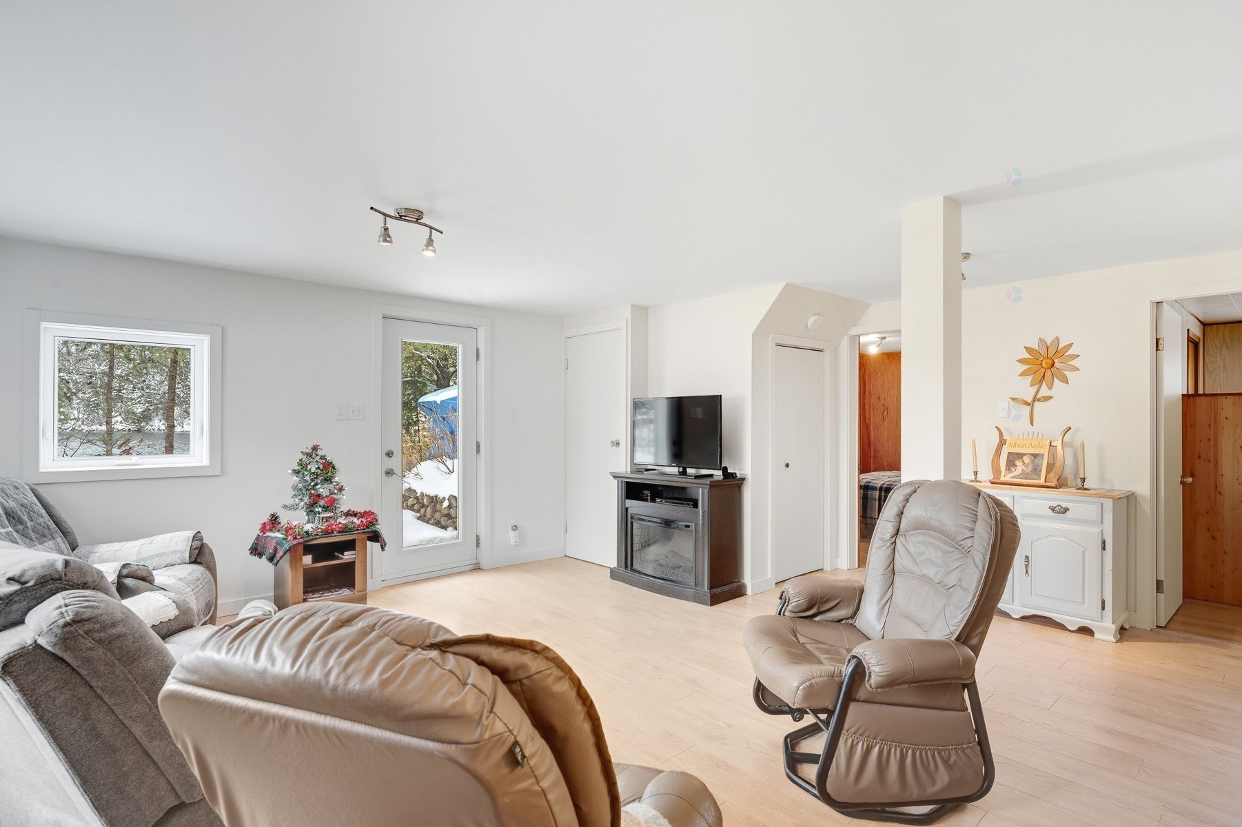 









150


Ch. Papp

,
Rivière-Rouge,




QC
J0T1T0

