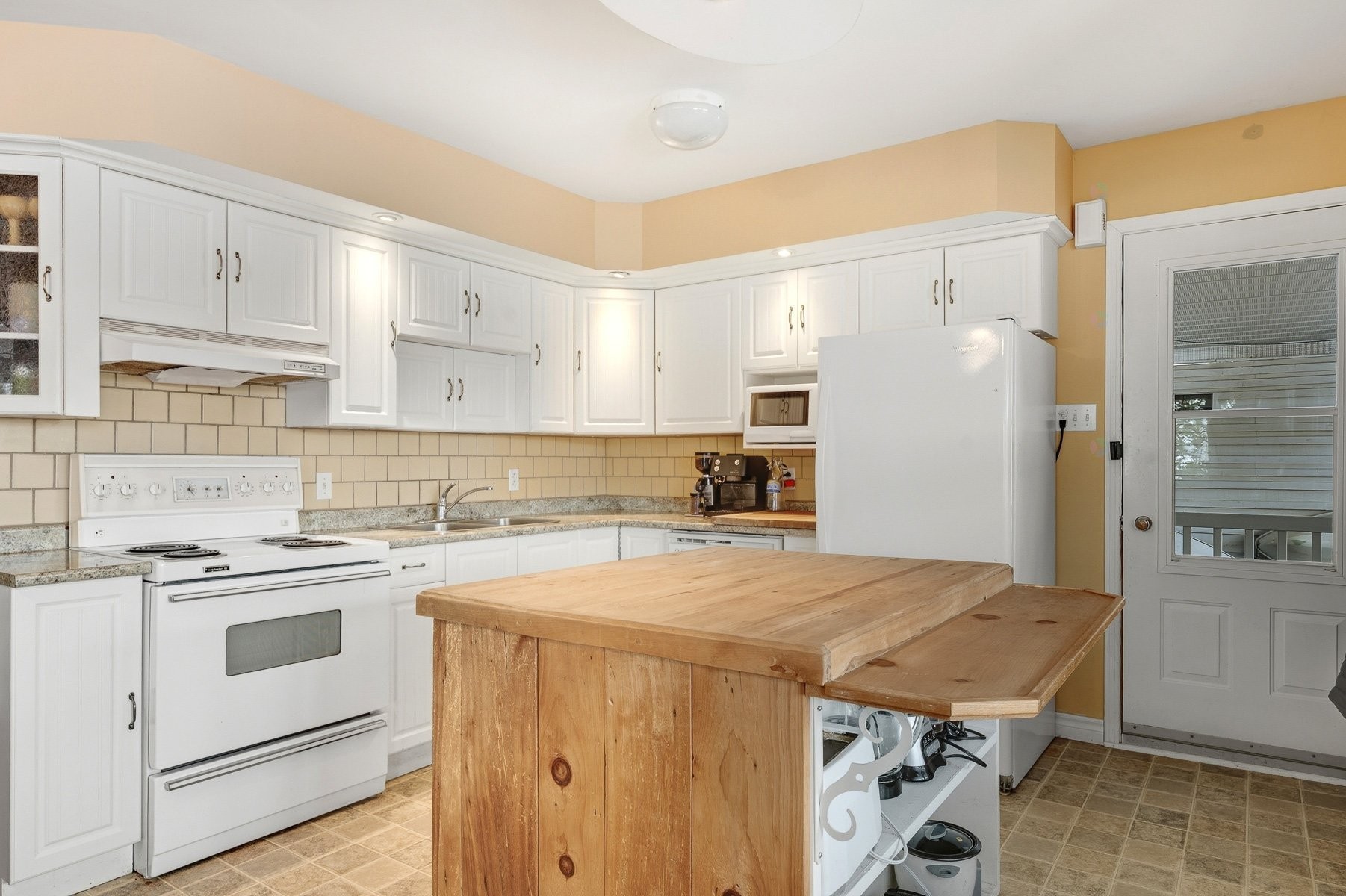 









150


Ch. Papp

,
Rivière-Rouge,




QC
J0T1T0

