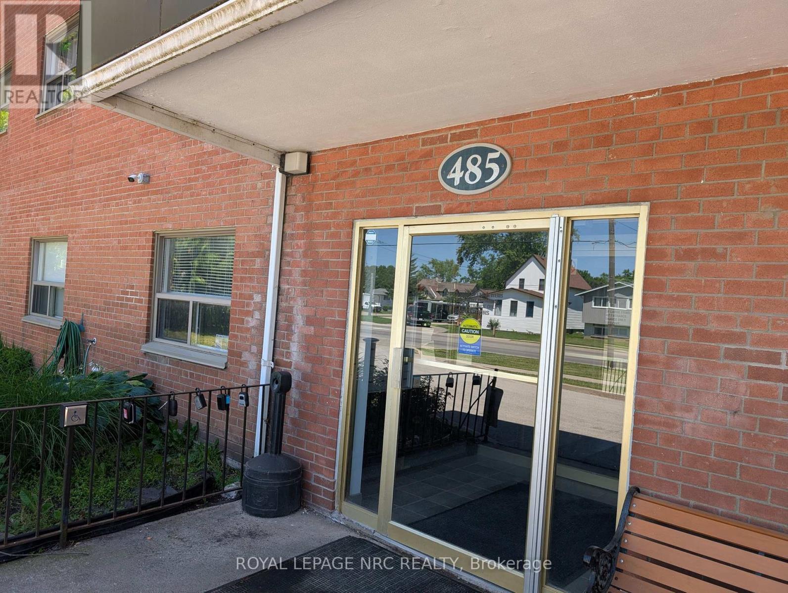 












302 - 485 THOROLD ROAD

,
Welland (Prince Charles),




Ontario
L3C3X1

