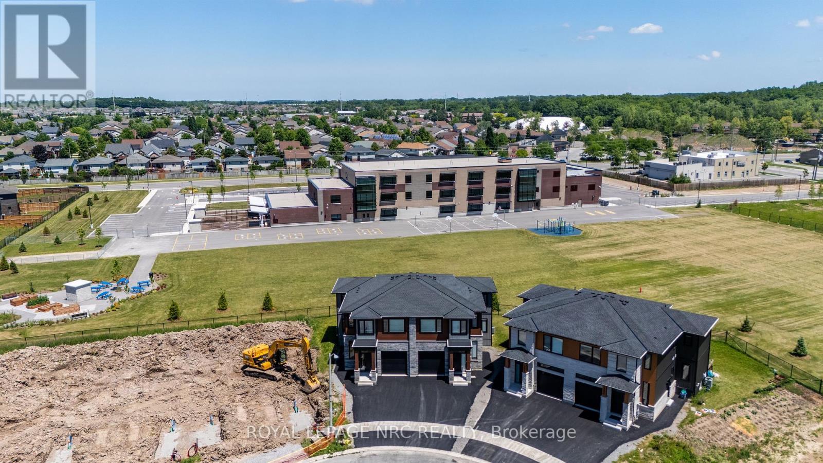 












7386 SPLENDOUR DRIVE

,
Niagara Falls (Brown),




Ontario
L2H3V8

