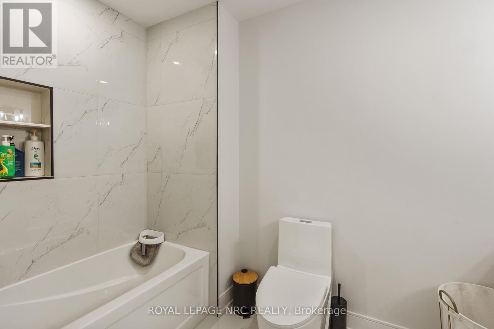 












7386 SPLENDOUR DRIVE

,
Niagara Falls (Brown),




Ontario
L2H3V8

