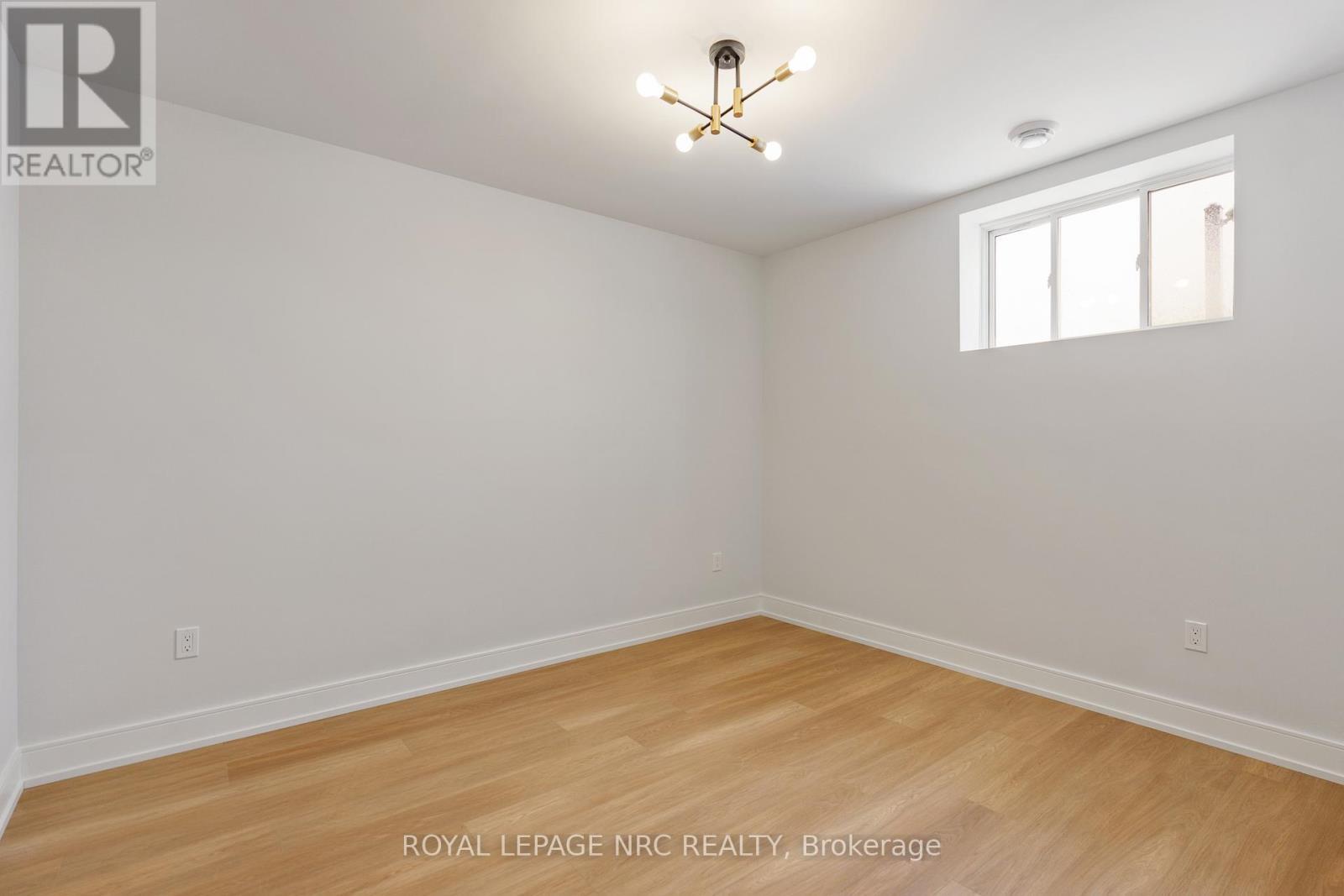 












7386 SPLENDOUR DRIVE

,
Niagara Falls (Brown),




Ontario
L2H3V8

