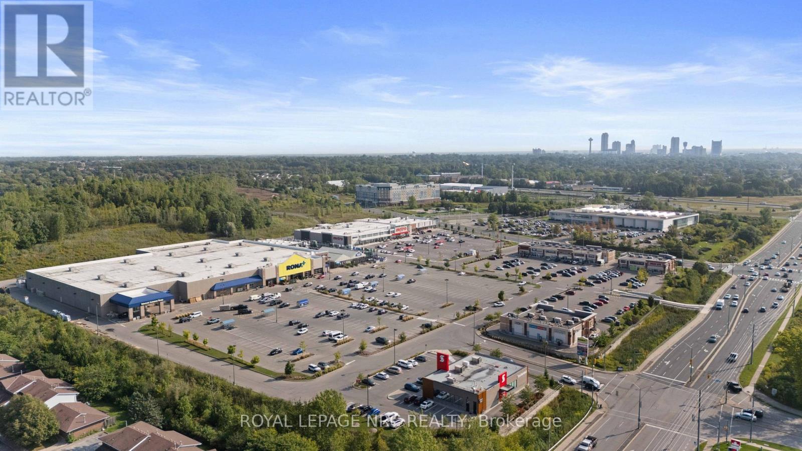 












7386 SPLENDOUR DRIVE

,
Niagara Falls (Brown),




Ontario
L2H3V8

