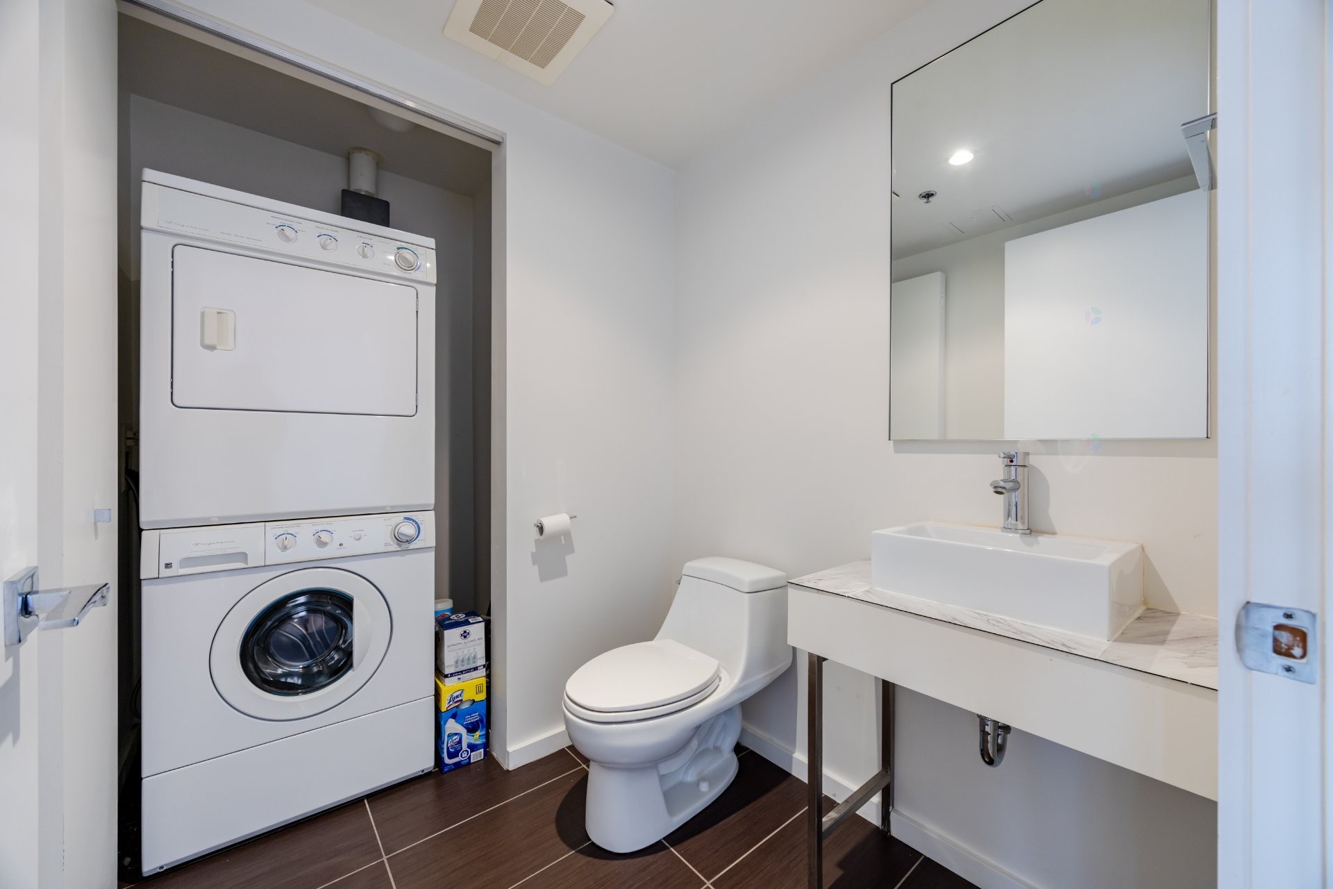 









350


Boul. De Maisonneuve O.

, 2706,
Montréal (Ville-Marie),




QC
H3A0B4

