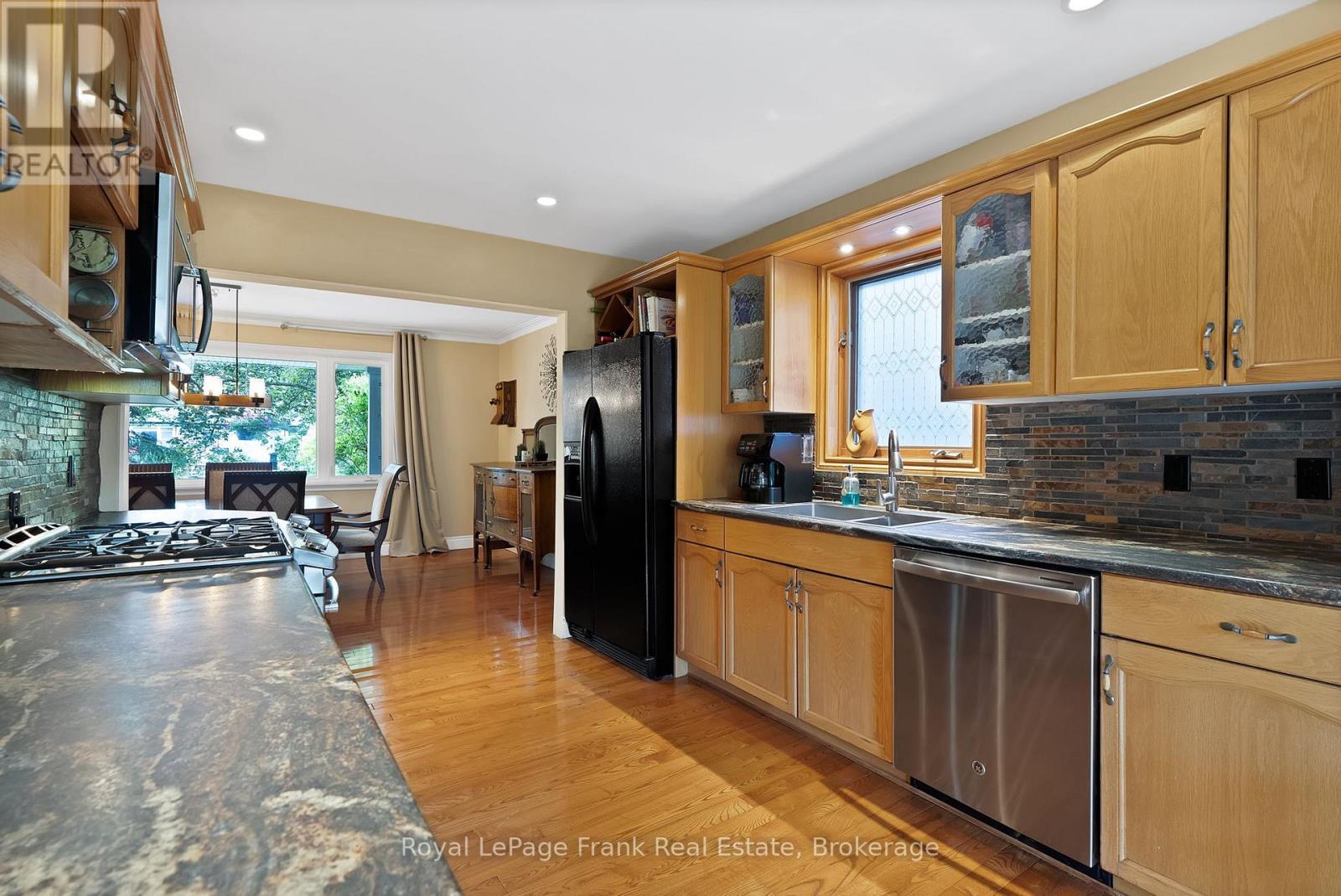 












1731 LANE STREET

,
Pickering,




Ontario
L1Y1B6

