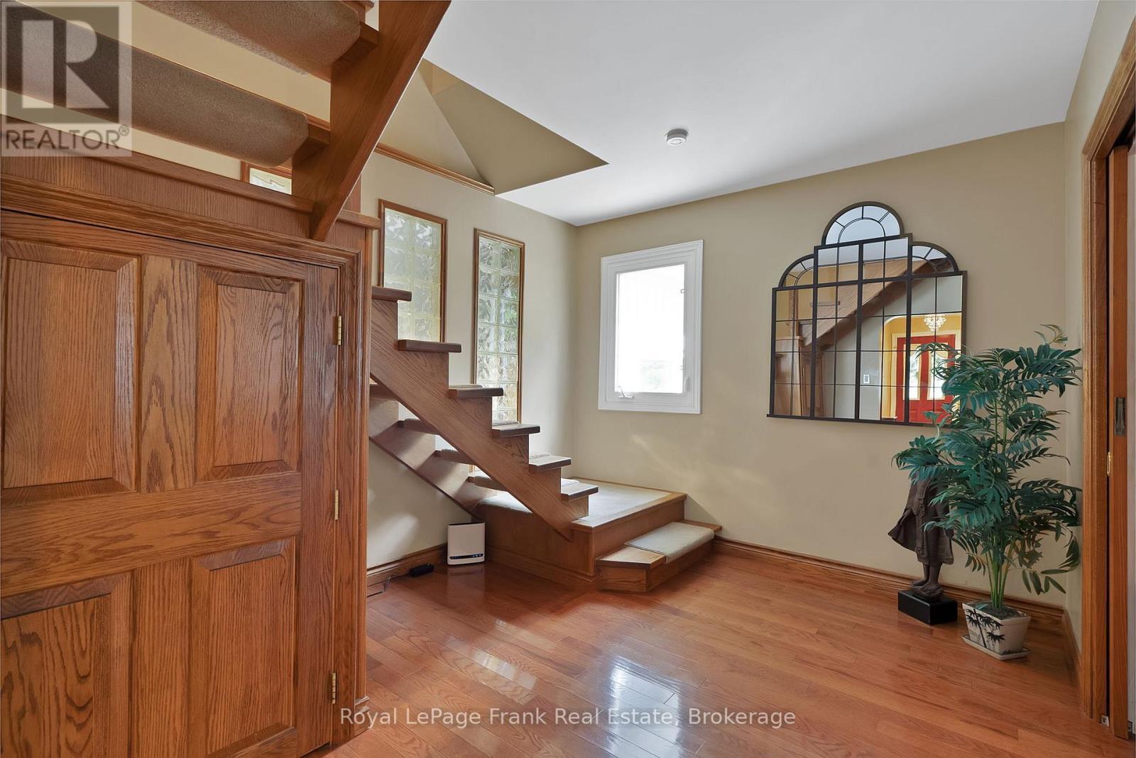 












1731 LANE STREET

,
Pickering,




Ontario
L1Y1B6

