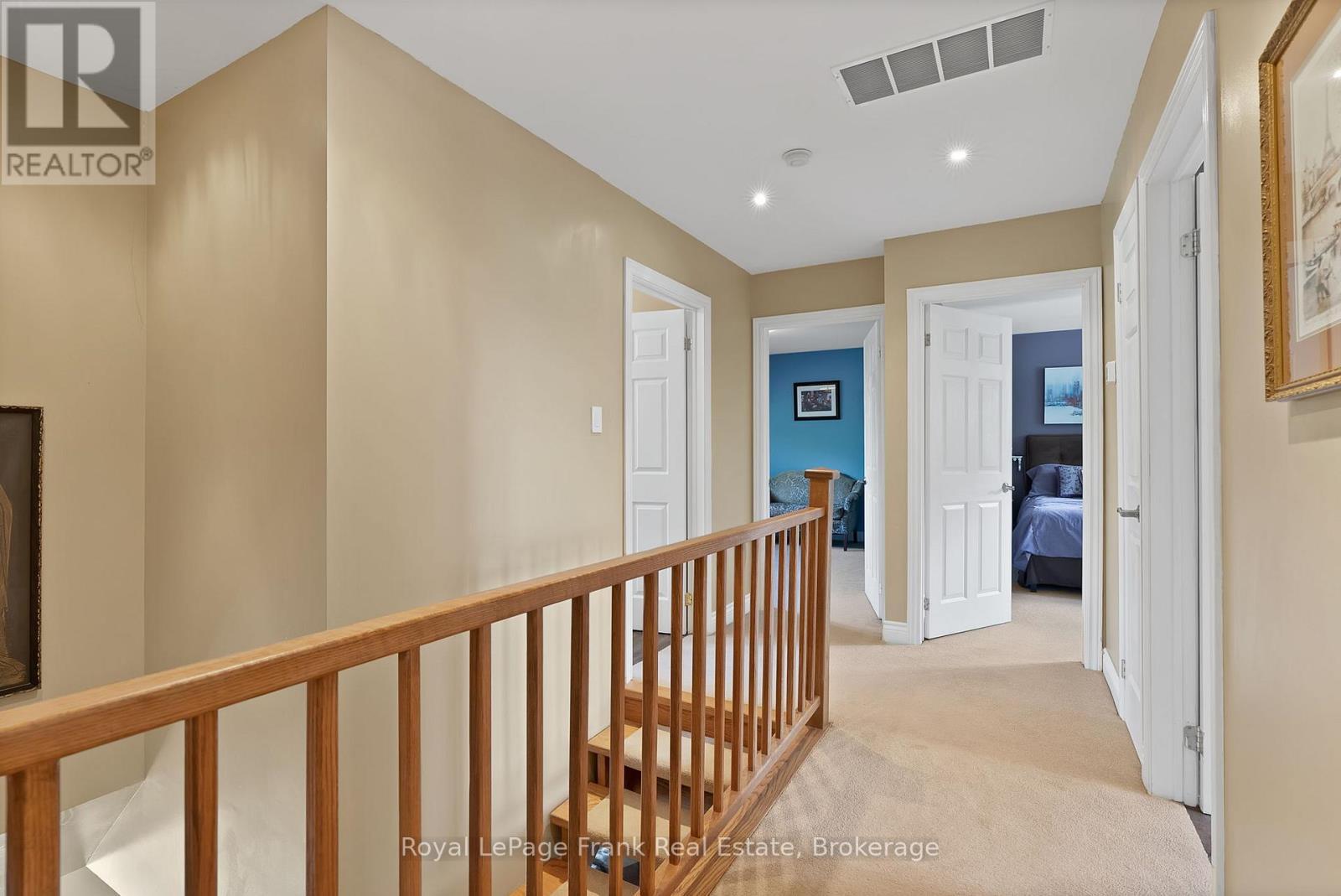 












1731 LANE STREET

,
Pickering,




Ontario
L1Y1B6

