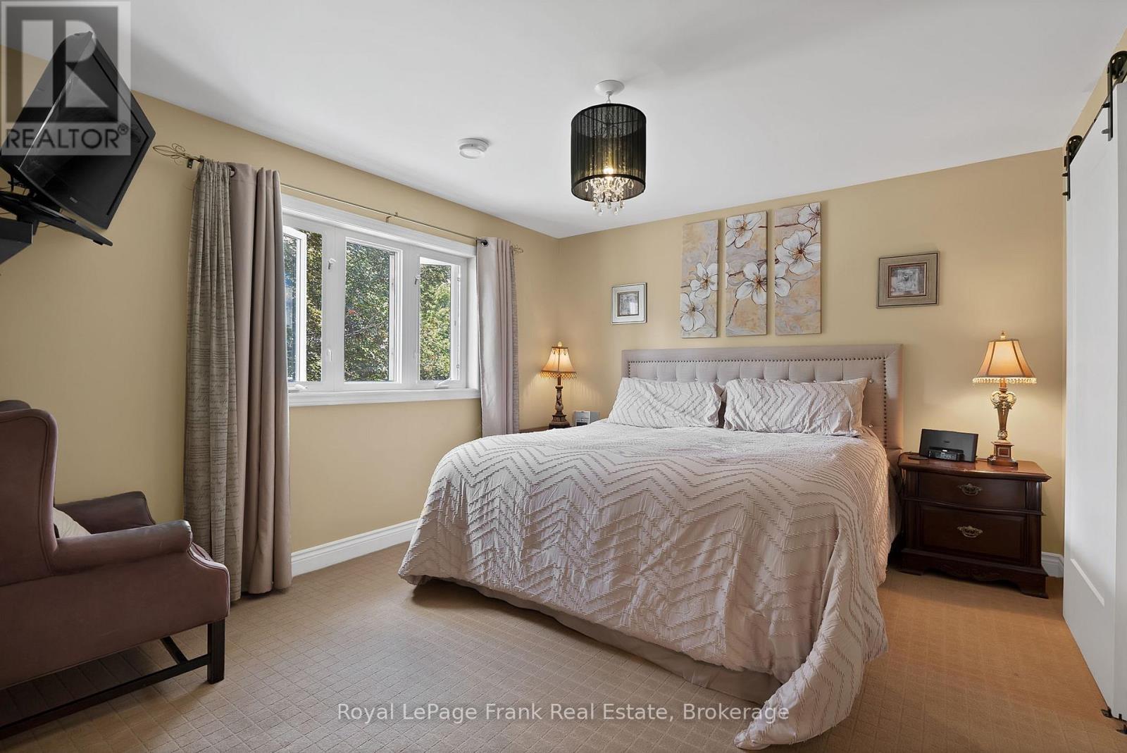 












1731 LANE STREET

,
Pickering,




Ontario
L1Y1B6

