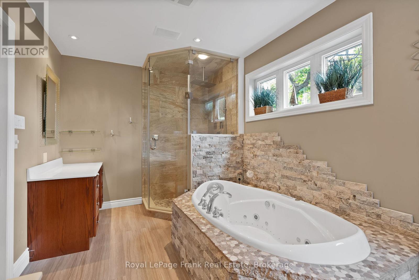 












1731 LANE STREET

,
Pickering,




Ontario
L1Y1B6

