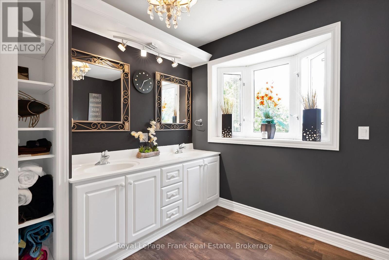 












1731 LANE STREET

,
Pickering,




Ontario
L1Y1B6

