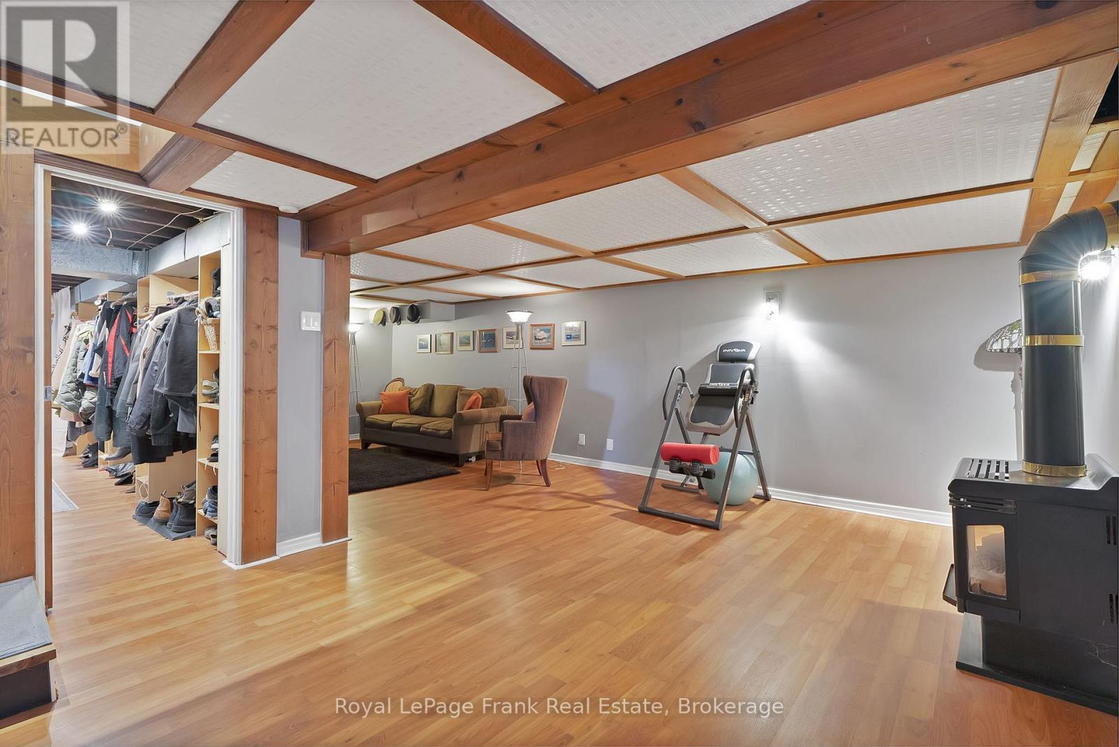 












1731 LANE STREET

,
Pickering,




Ontario
L1Y1B6

