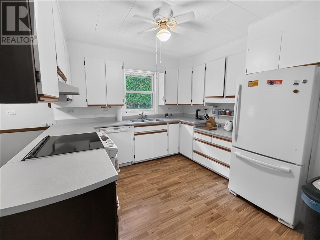












1317 Lakeshore Road

,
Kagawong, Manitoulin Island,




Ontario
P0P1J0

