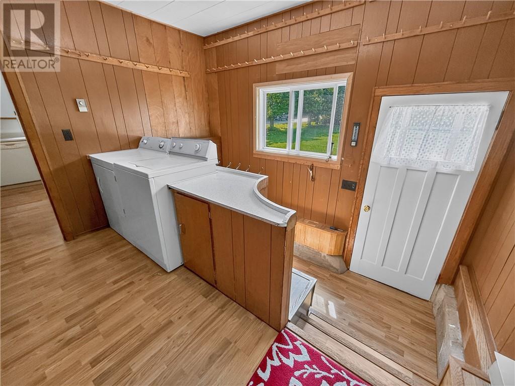 












1317 Lakeshore Road

,
Kagawong, Manitoulin Island,




Ontario
P0P1J0

