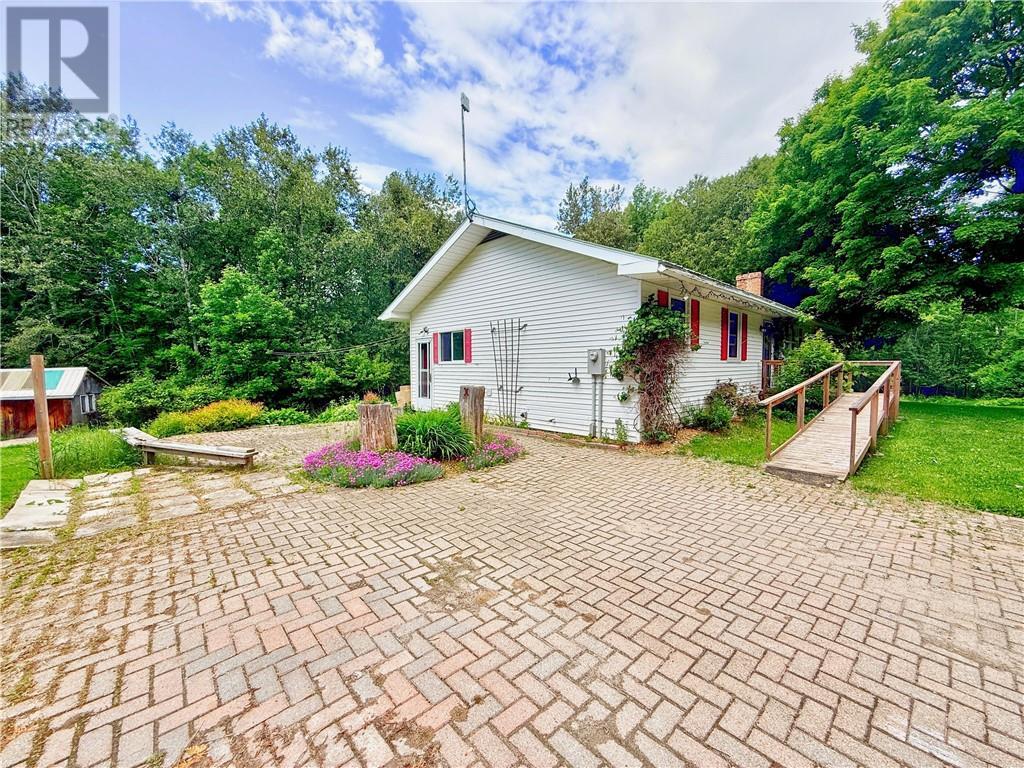 












1317 Lakeshore Road

,
Kagawong, Manitoulin Island,




Ontario
P0P1J0

