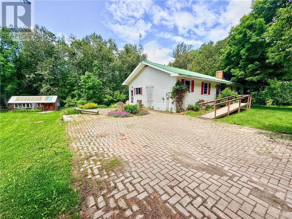 












1317 Lakeshore Road

,
Kagawong, Manitoulin Island,




Ontario
P0P1J0

