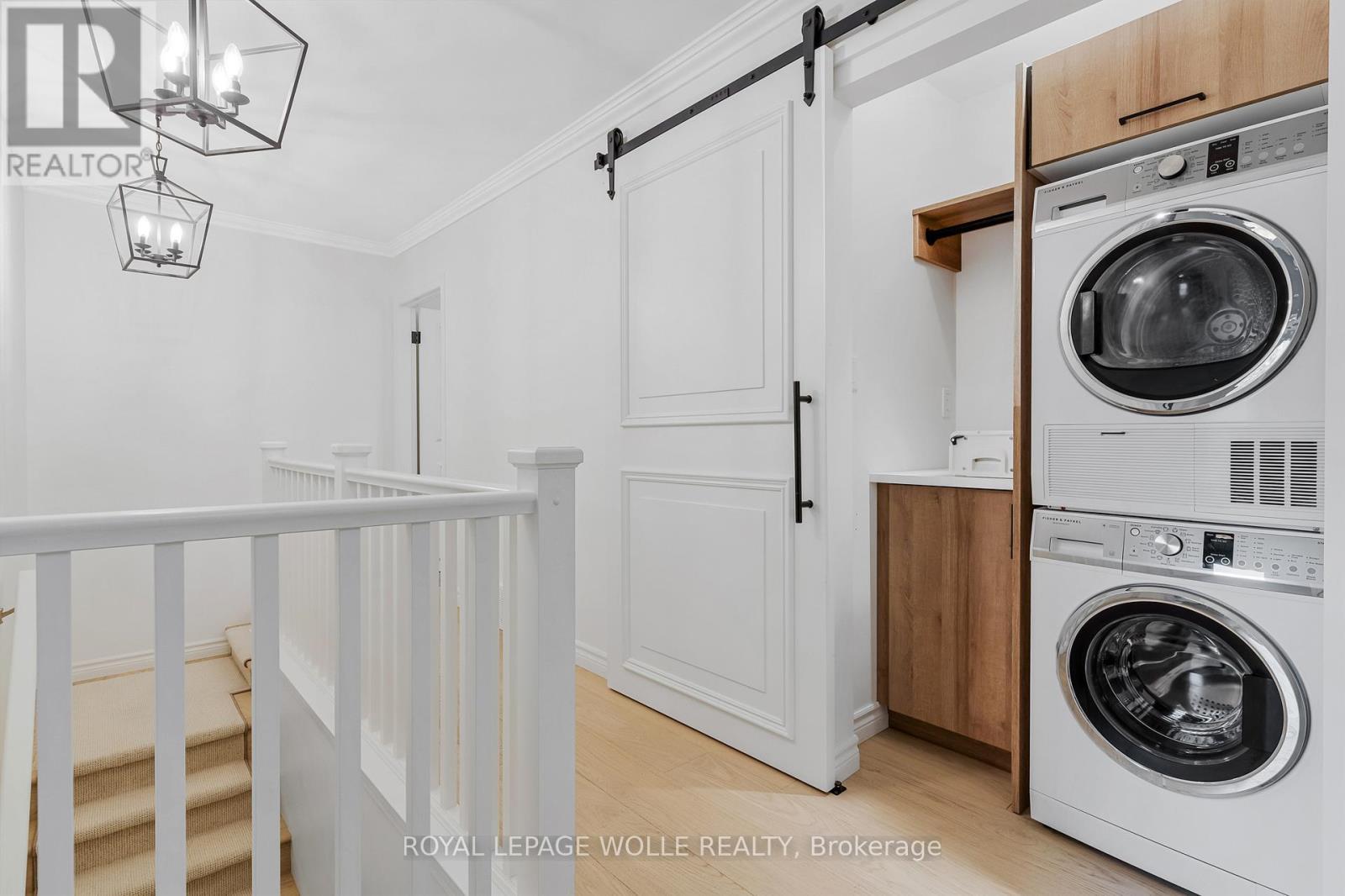 












203 FORSYTH DRIVE

,
Waterloo,




Ontario
N2L1A1

