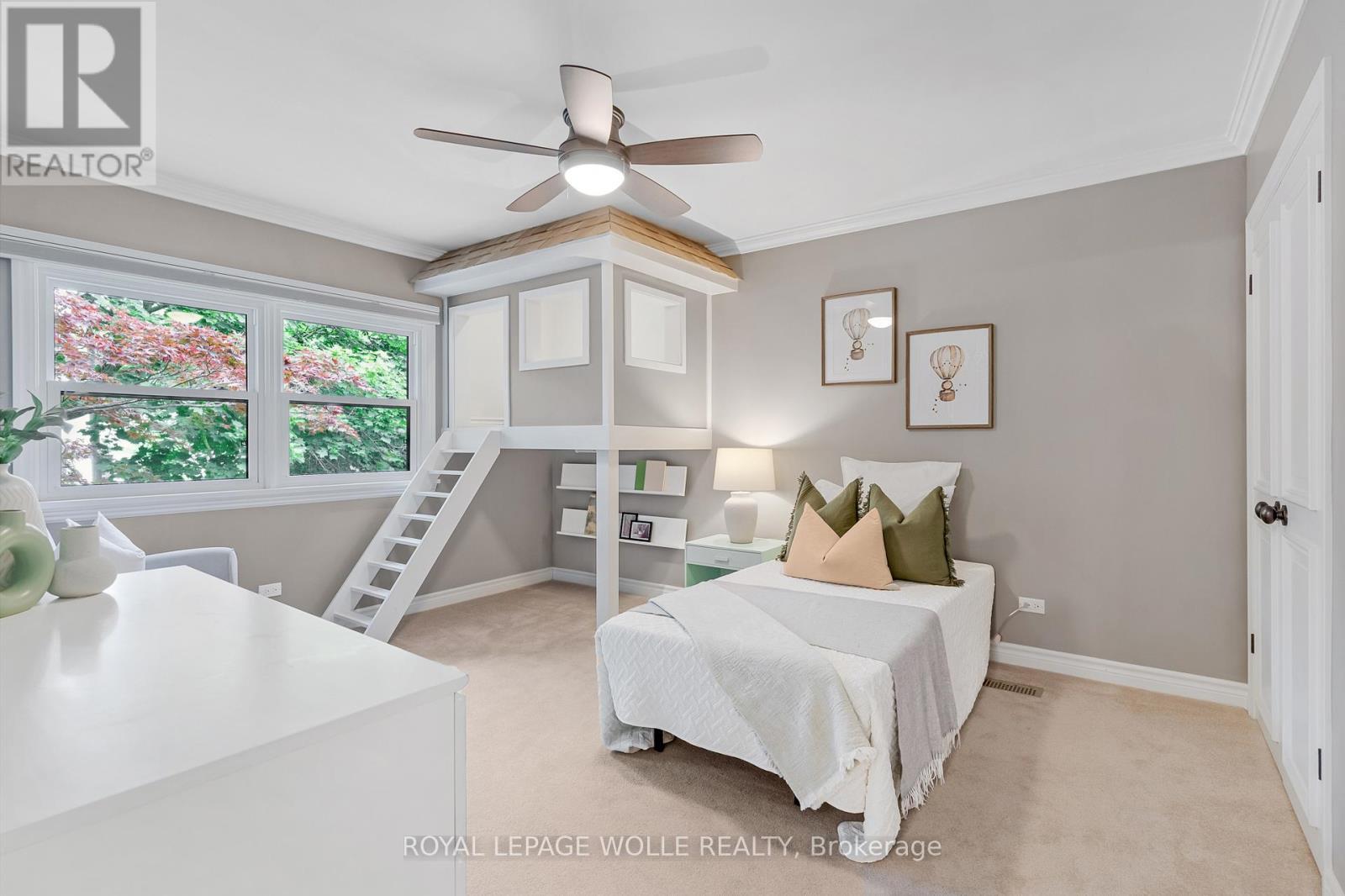 












203 FORSYTH DRIVE

,
Waterloo,




Ontario
N2L1A1

