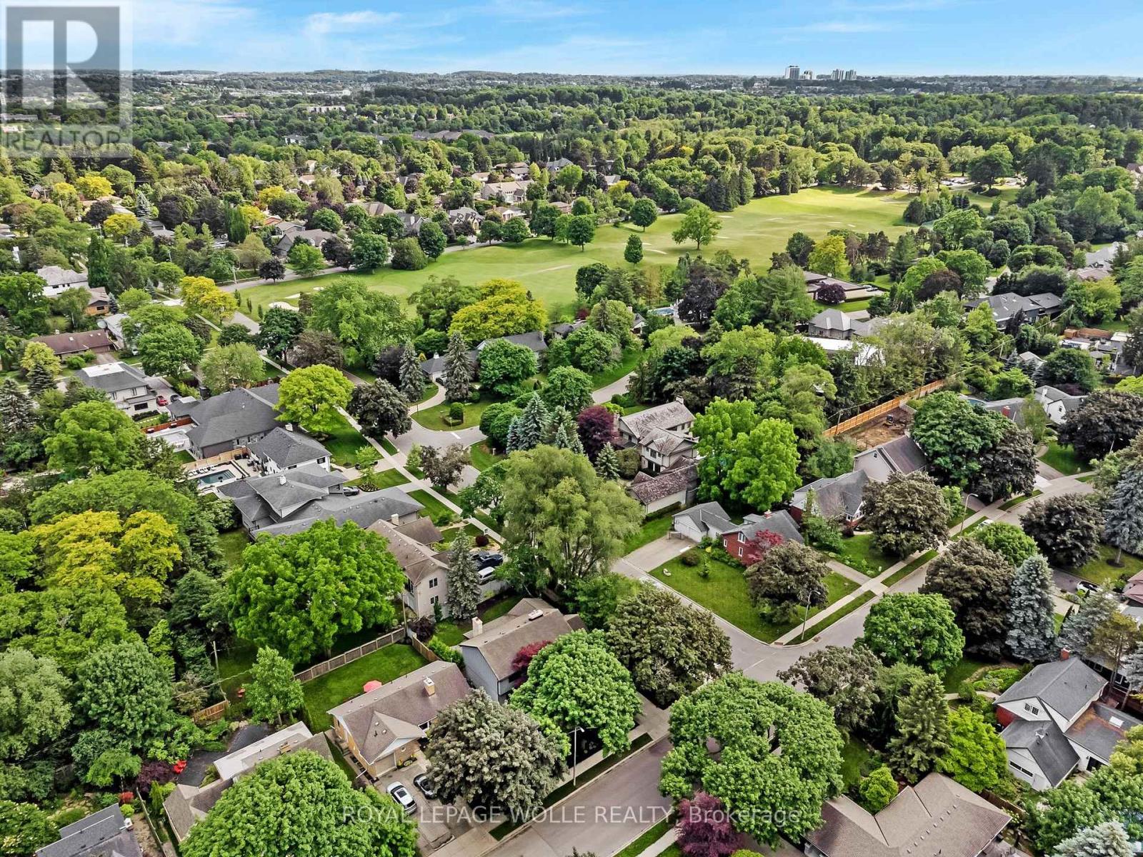 












203 FORSYTH DRIVE

,
Waterloo,




Ontario
N2L1A1

