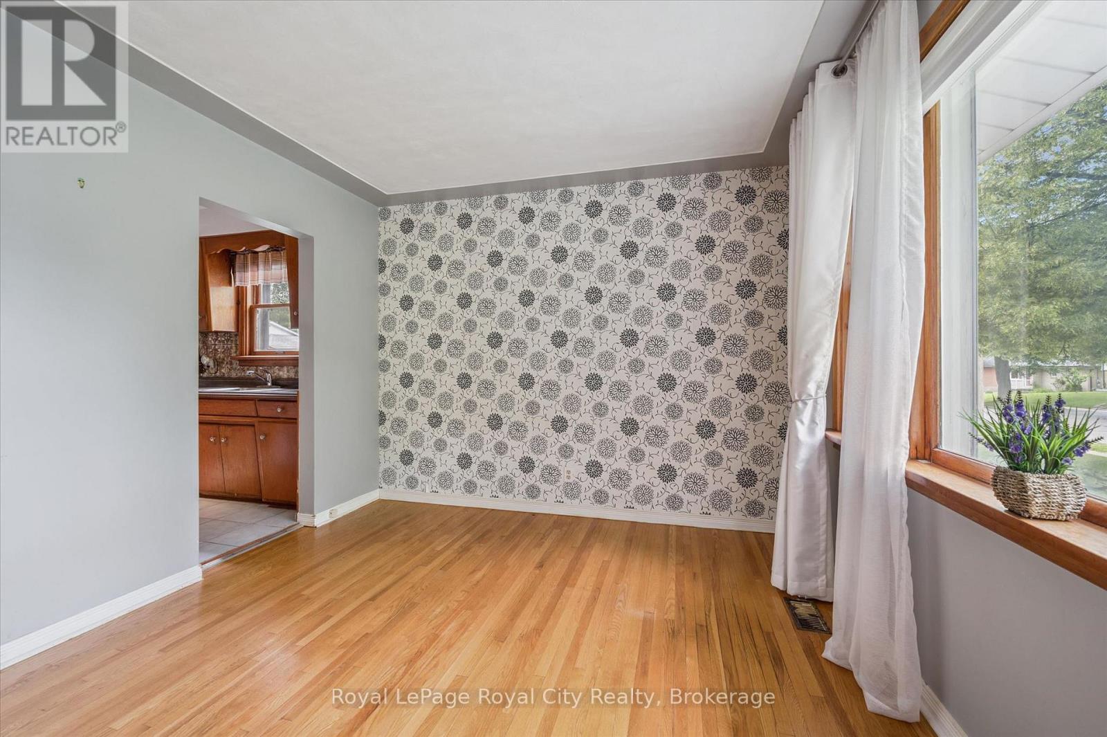 












87 CASSINO AVENUE

,
Guelph (St. George's),




Ontario
N1E2J4

