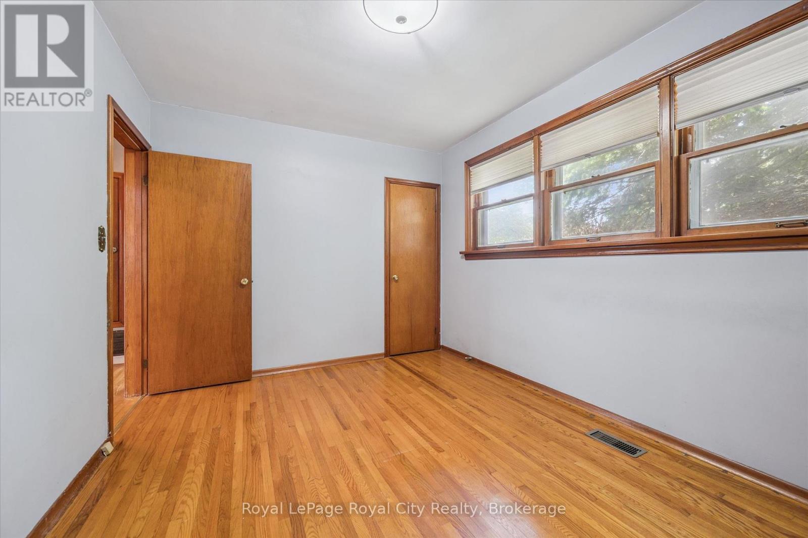 












87 CASSINO AVENUE

,
Guelph (St. George's),




Ontario
N1E2J4

