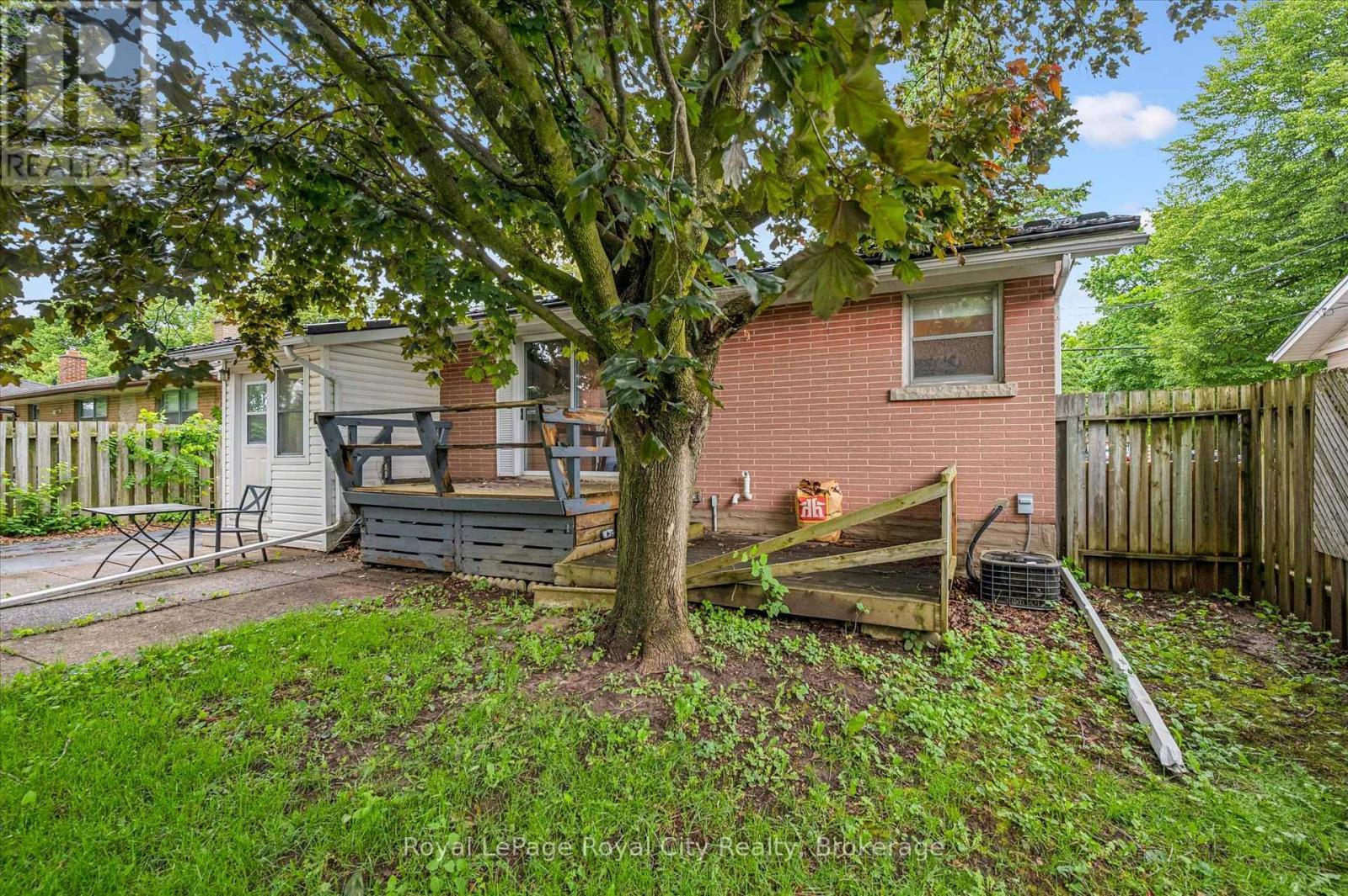 












87 CASSINO AVENUE

,
Guelph (St. George's),




Ontario
N1E2J4

