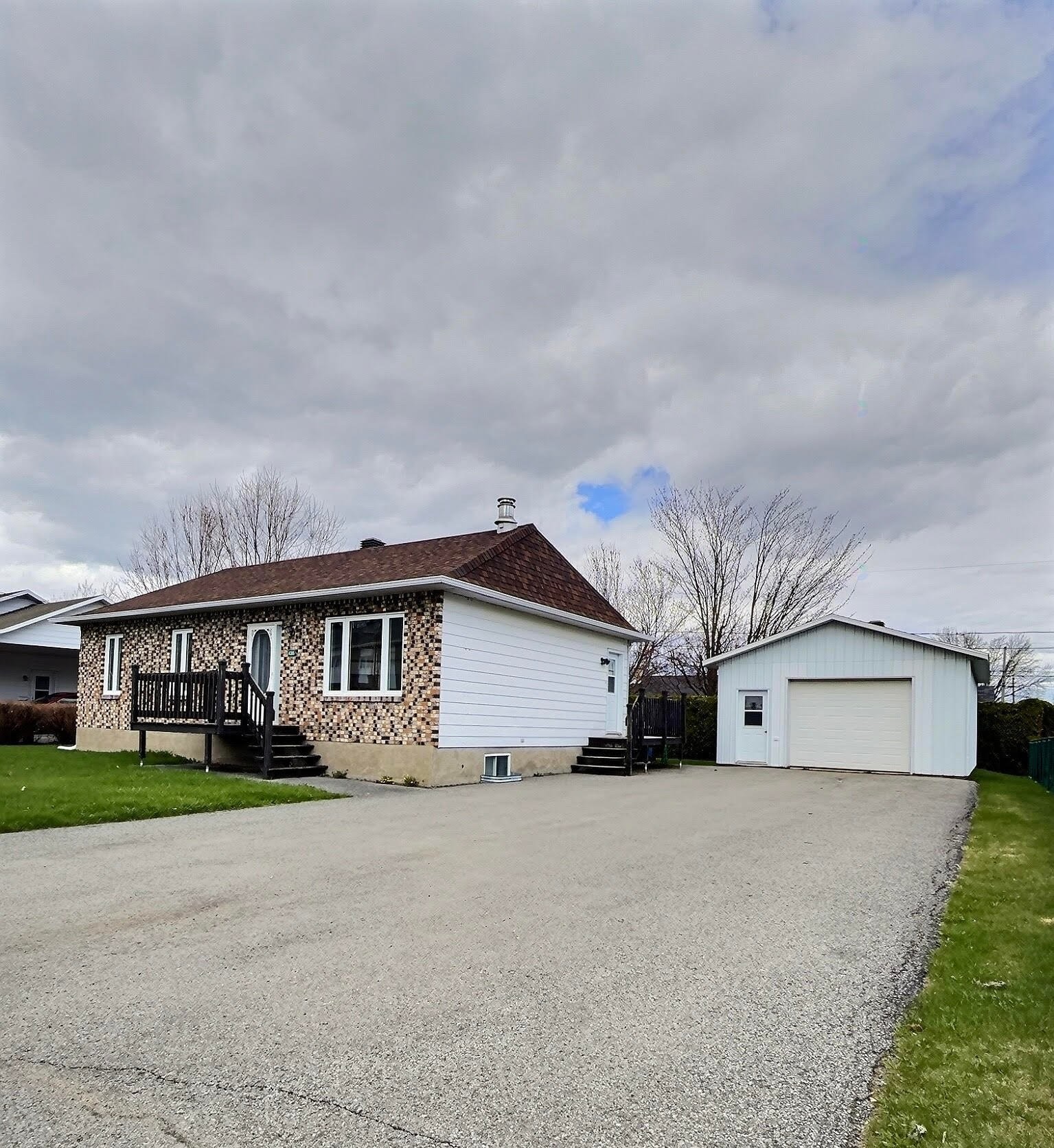 









4305


Av. Lefebvre

,
Bécancour,




QC
G9H1W9

