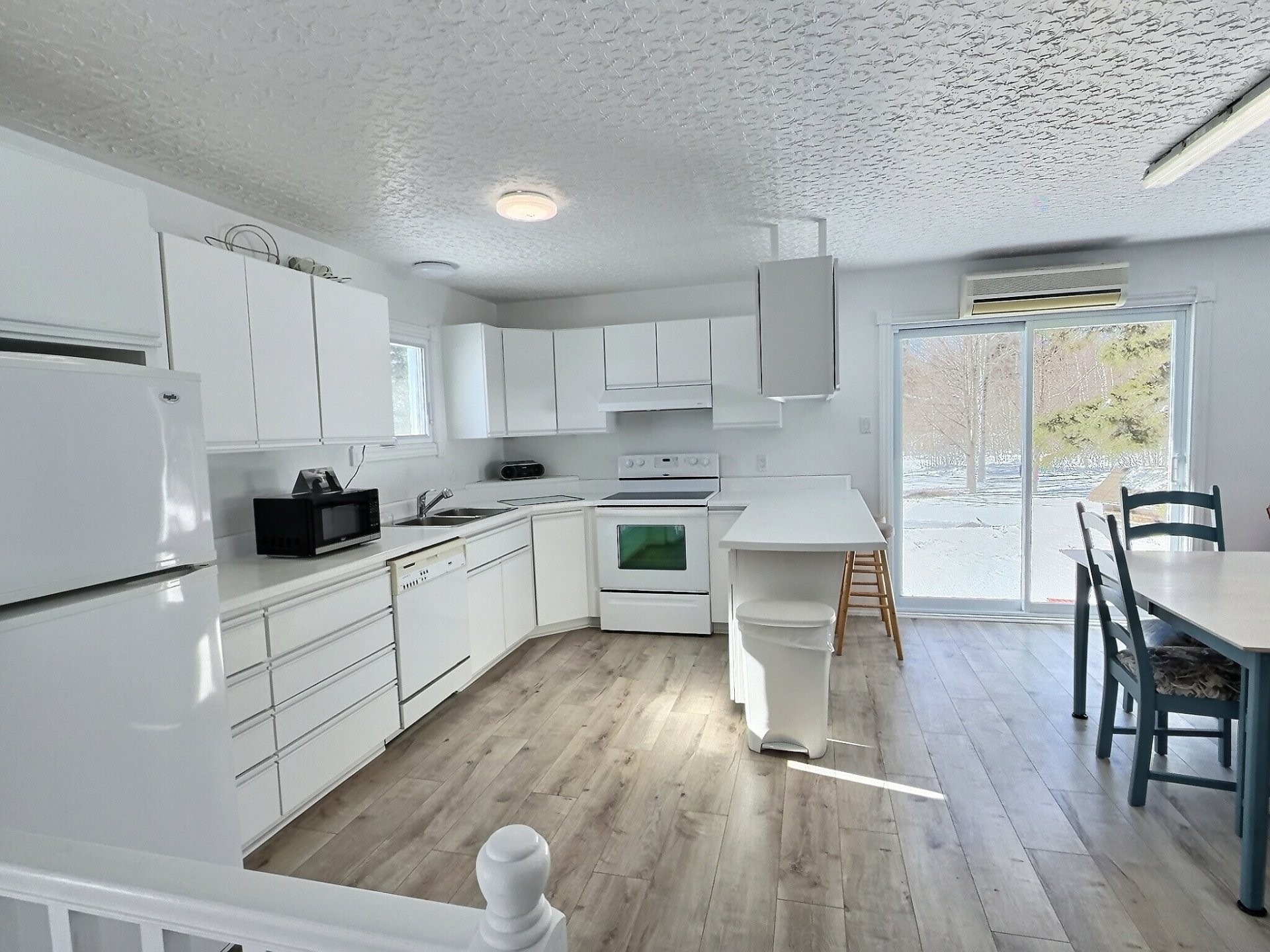 









896


13e-et-14e Rang

,
Laverlochère-Angliers,




QC
J0Z1A0

