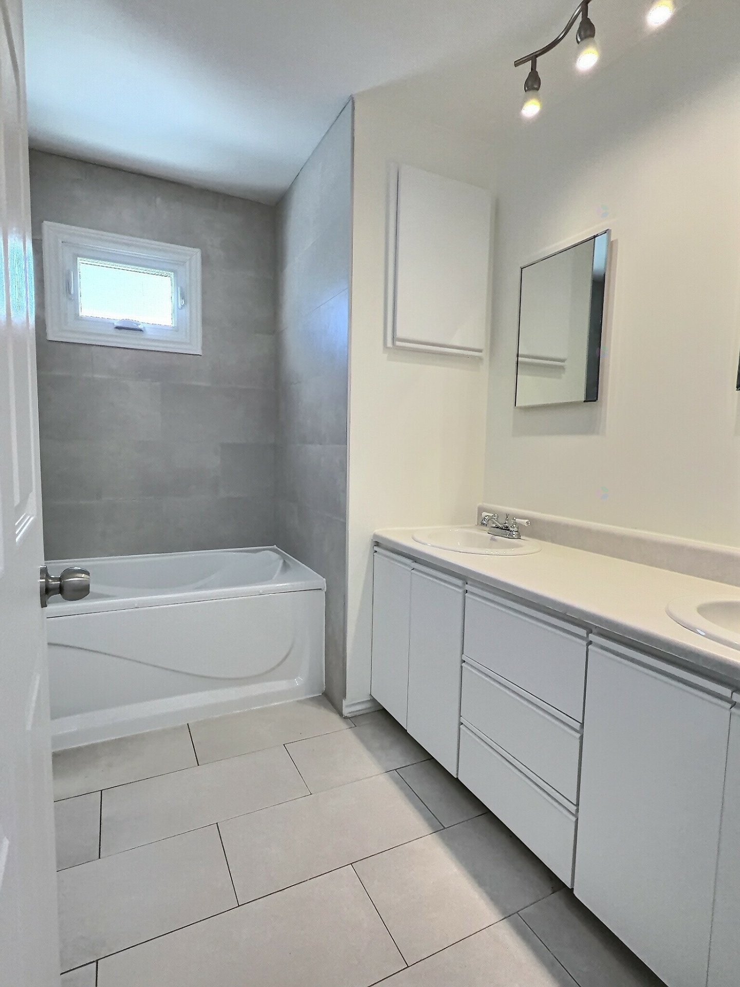 









896


13e-et-14e Rang

,
Laverlochère-Angliers,




QC
J0Z1A0

