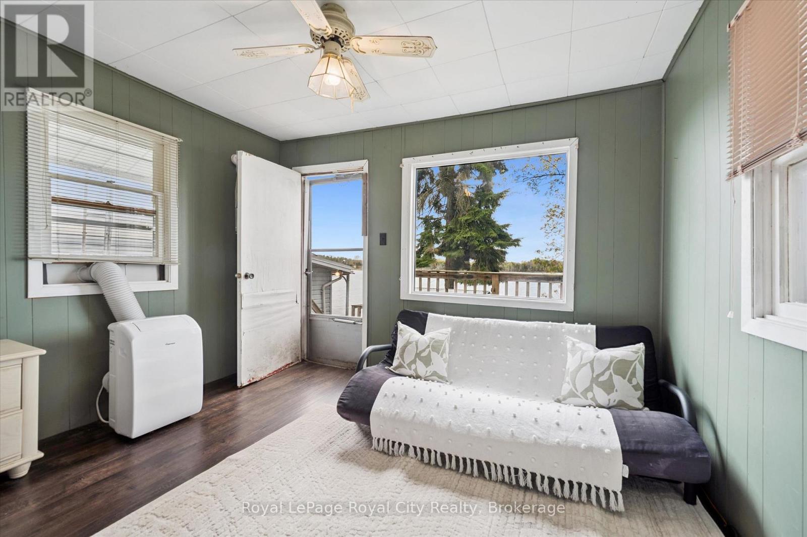 












335 THIRD STREET

,
Centre Wellington (Belwood),




Ontario
N0B1J0

