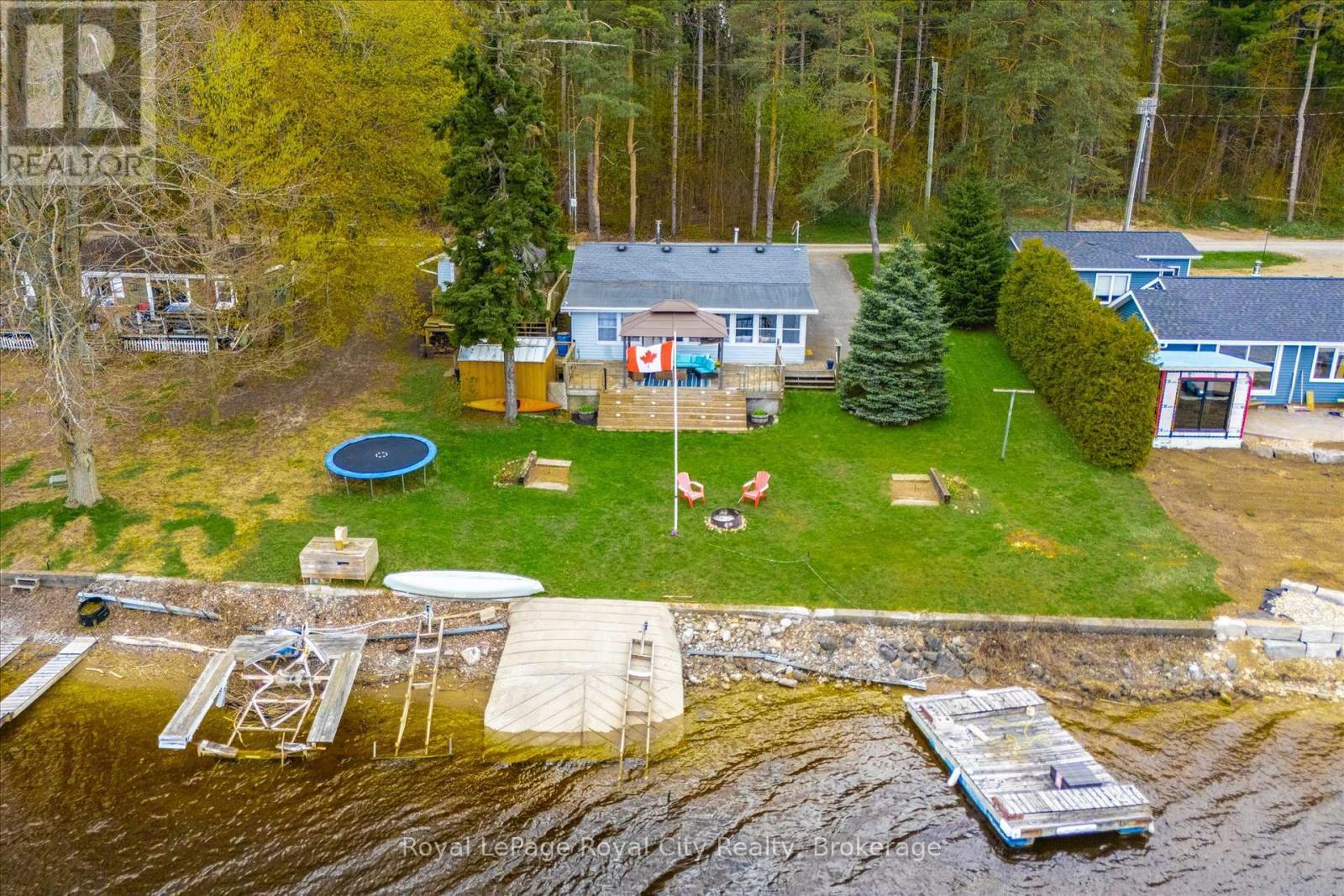 












335 THIRD STREET

,
Centre Wellington (Belwood),




Ontario
N0B1J0


