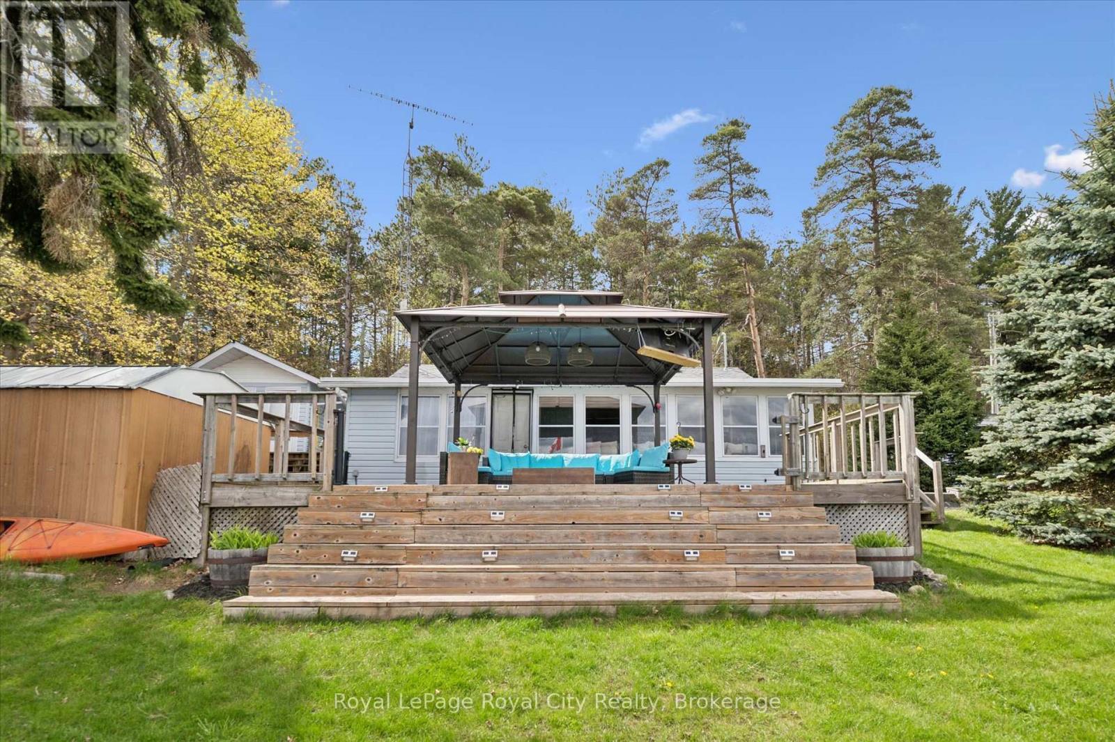 












335 THIRD STREET

,
Centre Wellington (Belwood),




Ontario
N0B1J0

