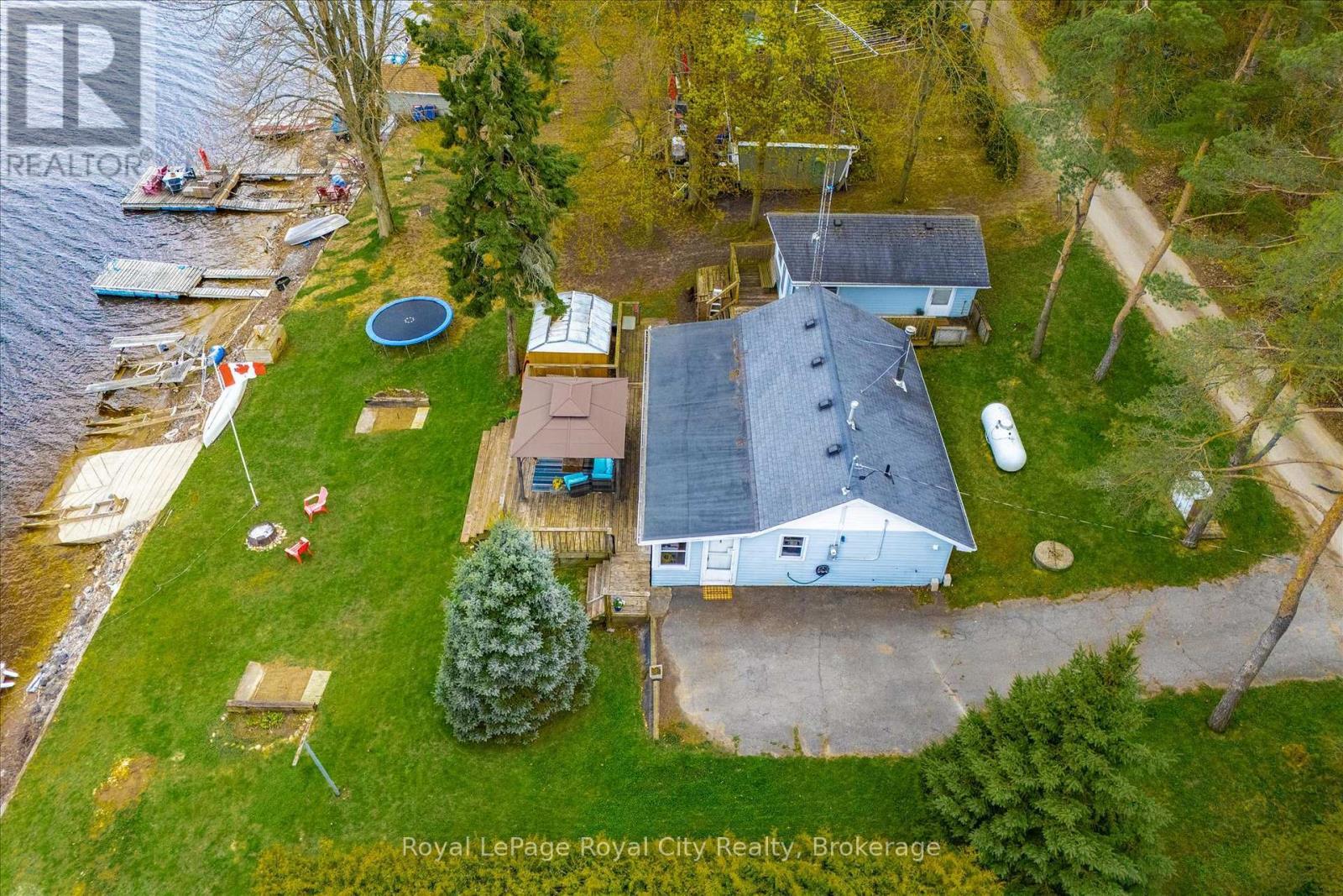












335 THIRD STREET

,
Centre Wellington (Belwood),




Ontario
N0B1J0

